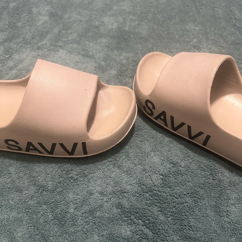 SAVVI Slide Slip-On Sandals - Picture 2 of 3